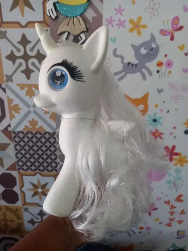 ste item é um boneco de unicórnio em vinil para colorir e pintar, semelhante aos modelos e