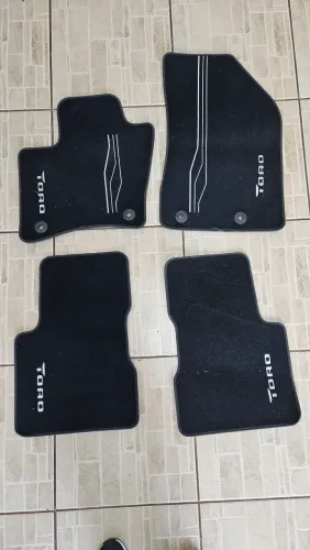 Jogo de tapete original Fiat Toro em carpete