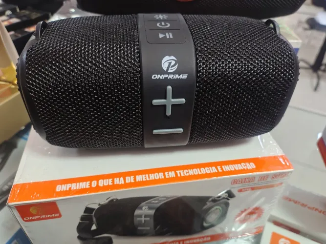 Caixas de som novas na caixa