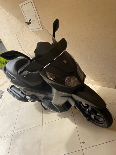 Citycom S 300i baixo km
