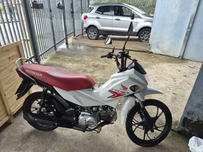 Moto pop em perfeito estado so transferir e rodar