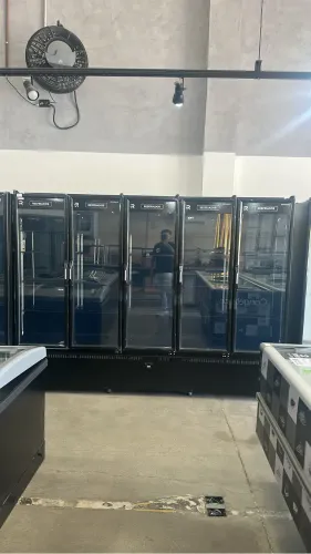 Auto serviço 5 portas resfriados full black - refrimate 