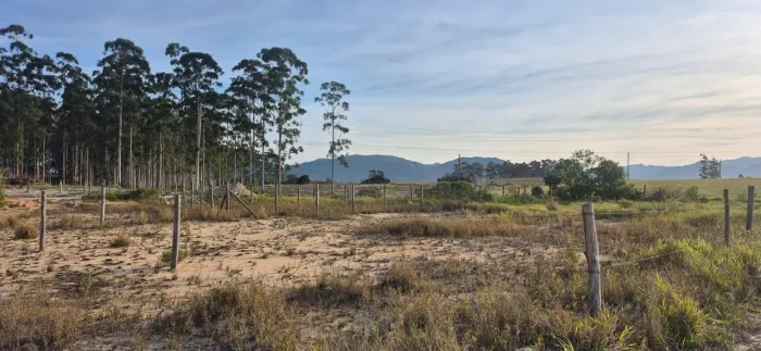Terreno 1.000m², de esquina, plano e de frente pra rua potencial