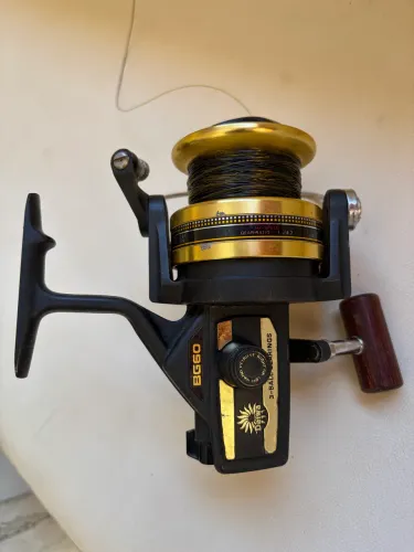 Vendo molinete Daiwa BG60