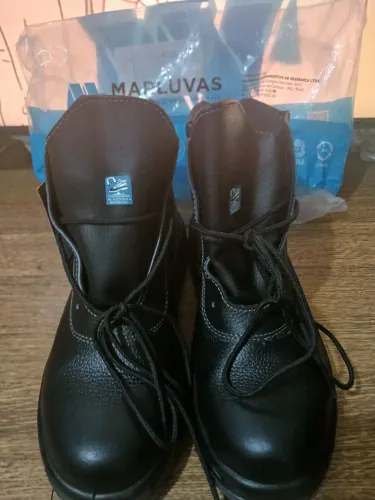 Bota Marluvas com bico de aço