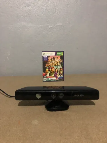 Kinect de Xbox 360 + jogo original 