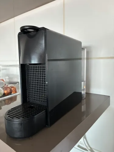 Cafeteira Nespresso Essenza mini 110v