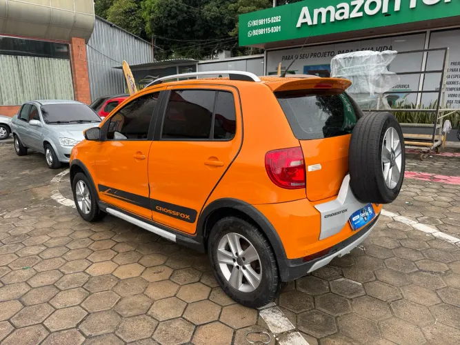 Volkswagen Crossfox 1.6 MI Total Flex 8V 5P 2011
