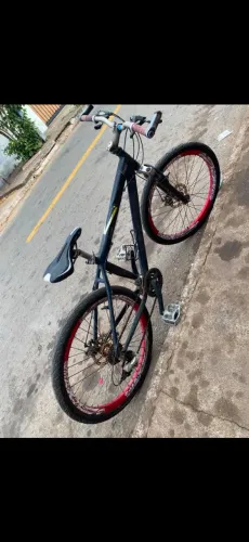 Bicicleta usada porém em boa condição