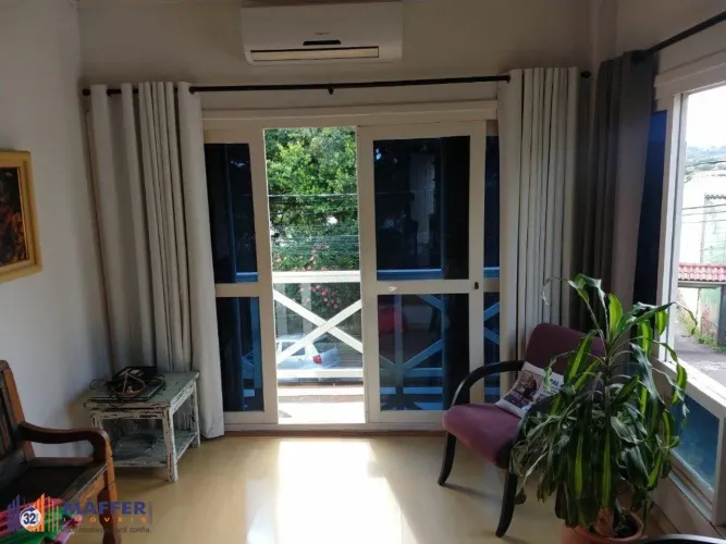 Casa com 3 dormitórios no bairro Ipanema