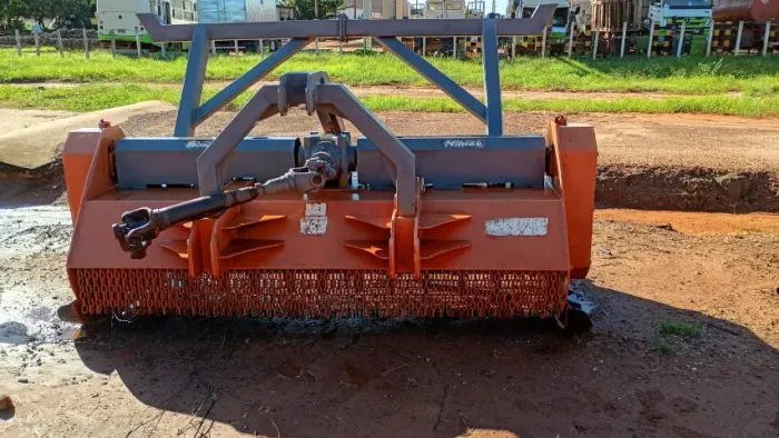 MAQUINA TRITURADORA DE MATO