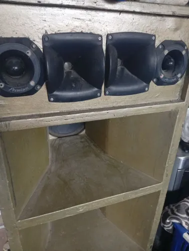Vendo um som completo com força mesa de som de 4 canais bluetooth coluna com duas h10