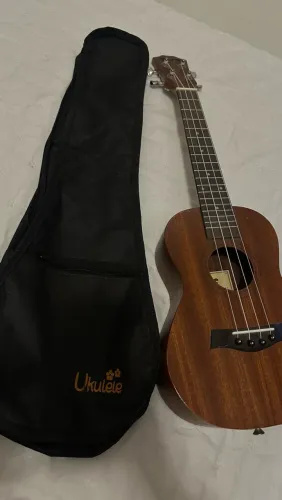 VENDE- SE UKULELE