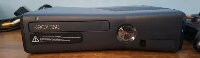 XBOX 360 SLIM usado + JOGOS