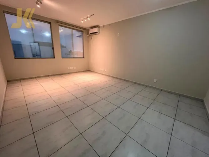Sala para alugar em Jaguariúna, Centro, com 35 m²