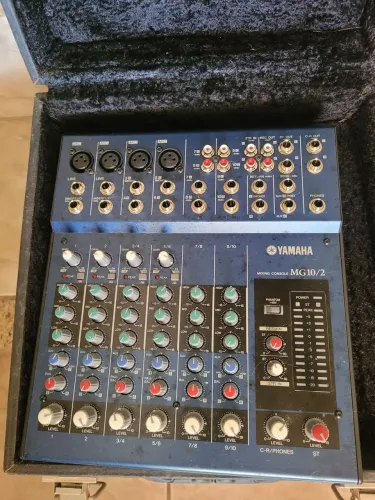 Mesa som yamaha MG10/2