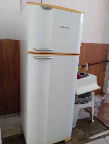 Vendo geladeira enormes 