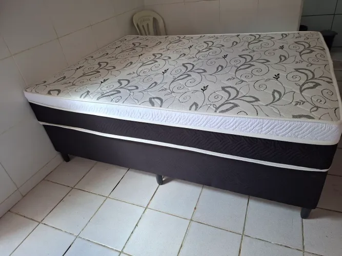 Cama Box Casal com Molas Ensacadas - Apenas 6 Meses de Uso
