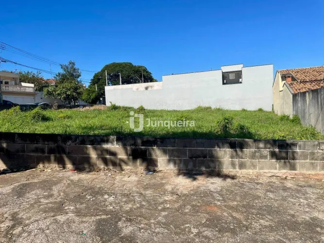 Terreno com 297 m² à venda no bairro Castelinho, Piracicaba/SP.