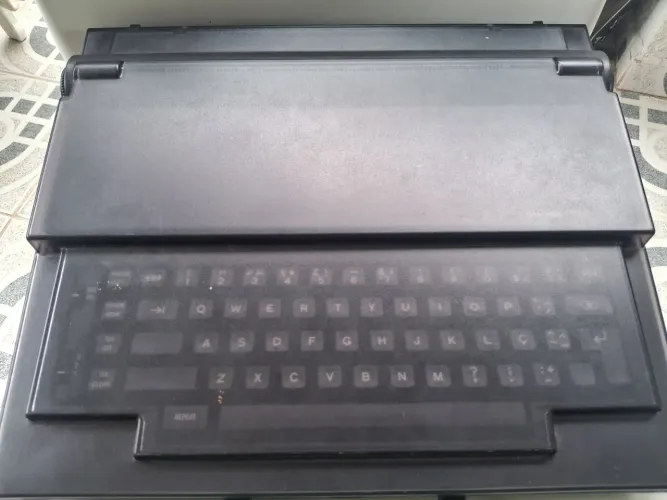 Máquina de escrever elétrica