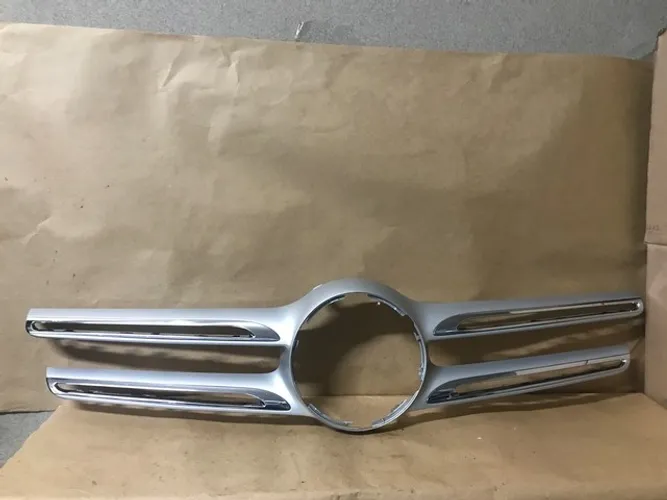 Friso da grade Mercedes Glc250