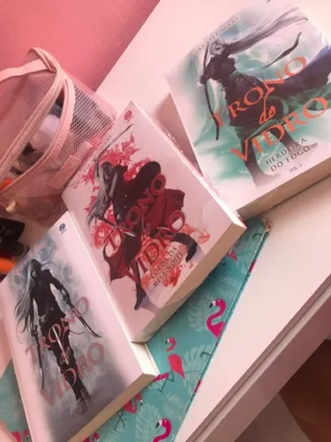 Livro Trono de vidro
