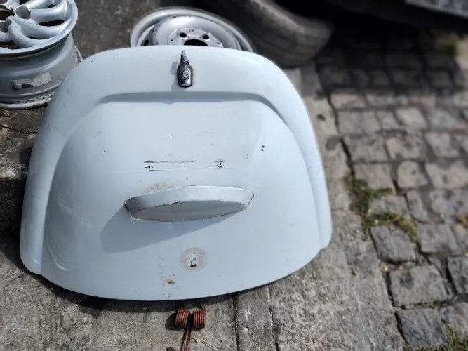 Tampa traseira de Fusca, muito inteira