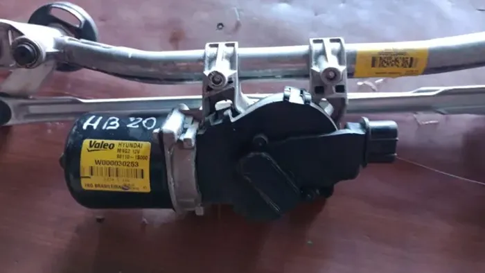 Motor limpador de parabrisa HB 20 sem sistema.