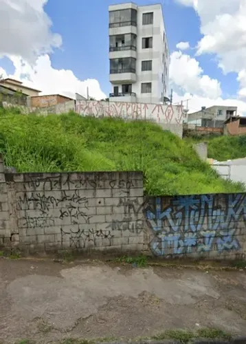 Lote a venda comercial de 1980,54 m² no Barreiro