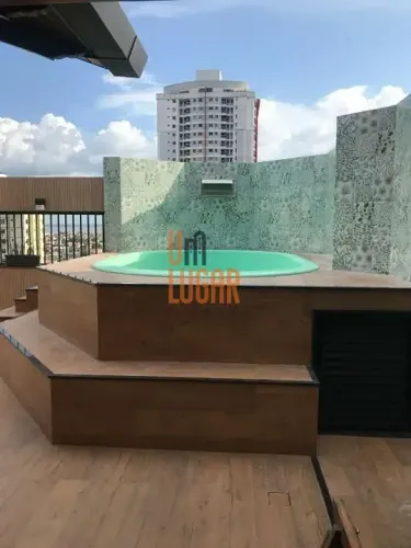 Cobertura Triplex Luxuosa com 3 suítes, Piscina e Churrasqueira à Venda no Ed. Barão de Ma