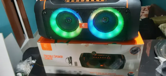 Caixa de Som Portátil com Bluetooth e Luzes RGB 38x17x17cm