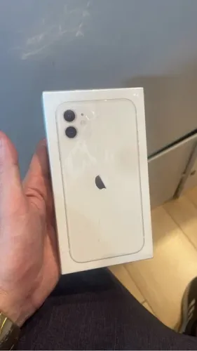 iPhone 11 Branco - Novo na Caixa