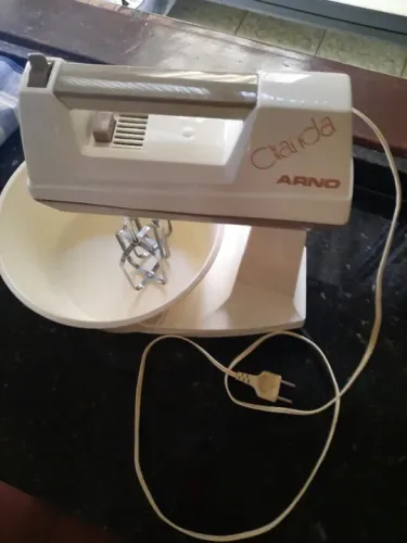 vendo batedeira arno ciranda 83,00 bairro uberaba curitiba parana