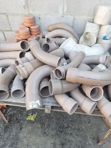 Curva para tubo marrom, diâmetros 50 e 60mm