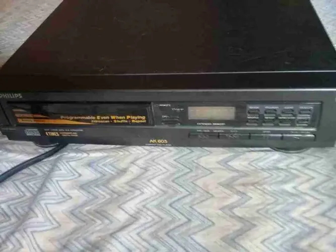 toca cd  de  montagem  Philips  AK-603   leia  o   anuncio   todo 