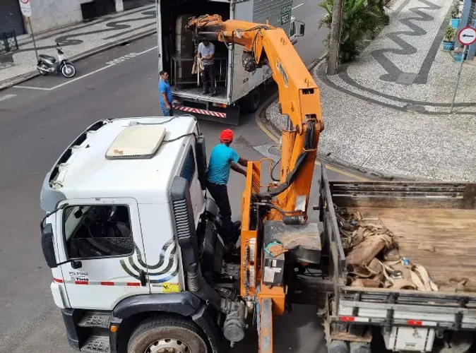 Servico de Munck em Colombo! Frete remocao carga içamento Cesto Aereo