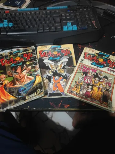 Mangás Dragon Ball Z número 14, 16 e 30.