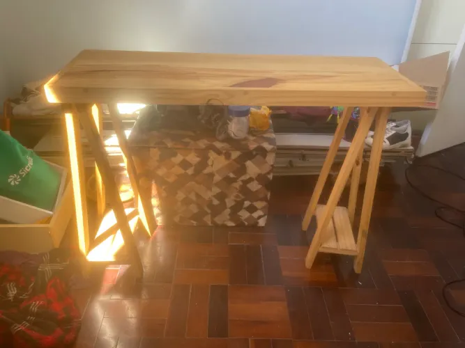 Bancada de madeira desmontável 