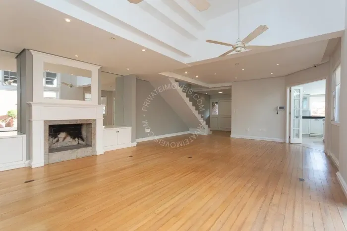 Casa semimobiliada para alugar no Chácara das Pedras com 3 quartos (1 suíte)