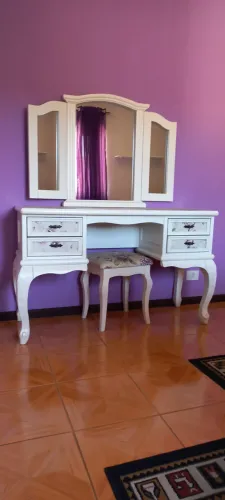 Penteadeira Clássica com Espelho e Banqueta