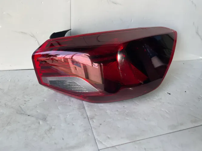 Lanterna Do Onix Sedan 2020/25 Sem Led Lado Direito (Recuperada)