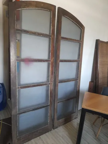 Porta antigas .
