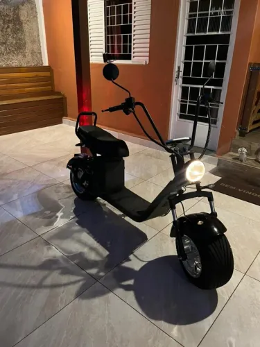 SCOOTER ELÉTRICA Watts W4 2500W painel digital e rodas de alumínio