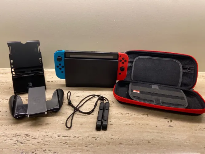 NINTENDO SWITCH (PERFEITO ESTADO) + ACESSÓRIOS + JOGOS