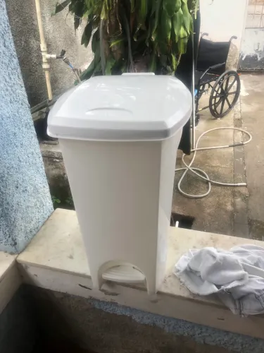 lixeira plasutil 50 L