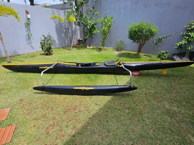 Canoa havaiana OC1 - única dona - semi nova