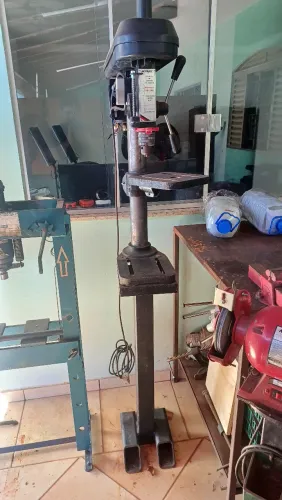 Furadeira De Bancada Fbm-160 Motor Monofásico Motomil Cor Preto