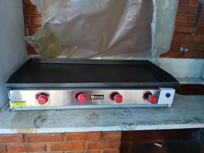 Chapa Industrial a Gás MetalFrio( Novo, nunca usado)