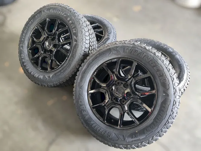 RODA ARO 18 FORD RANGER BLACK C/ PNEU AT ZERO À BASE DE TROCA