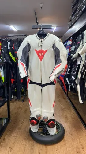 Macacão Dainese Mugello R D-Air Pró Kangaroo Peça Única Tamanho 56 Eur Seminovo